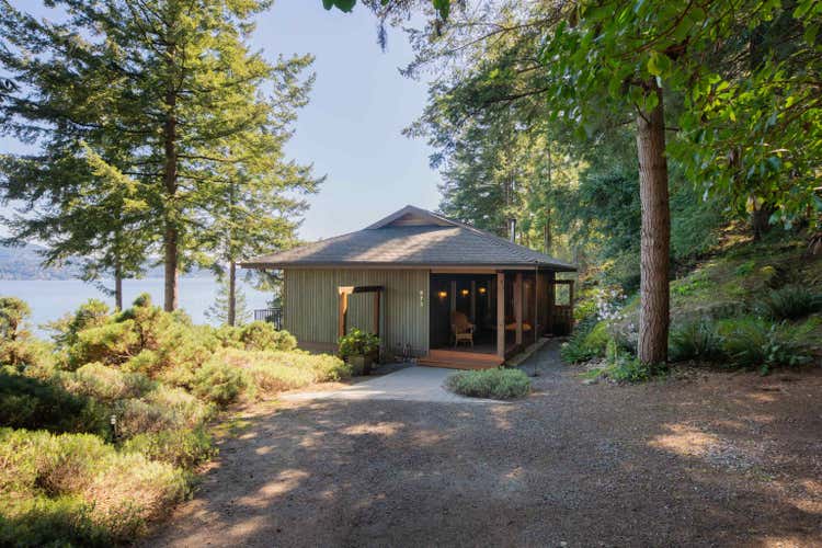 673 CLIFF ROAD, Bowen Island BC V0N 1G1