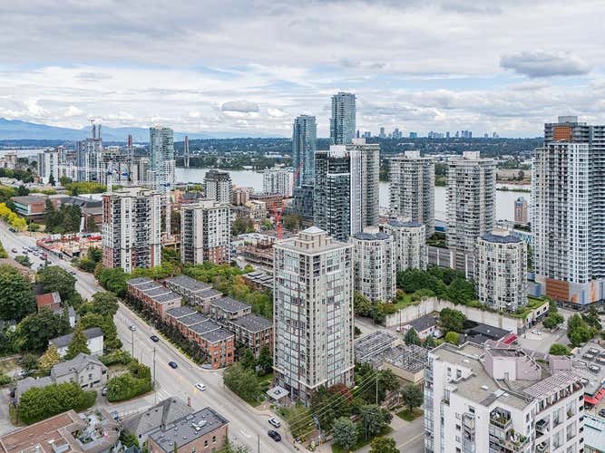 304 850 ROYAL AVENUE, New Westminster BC V3M 1A6