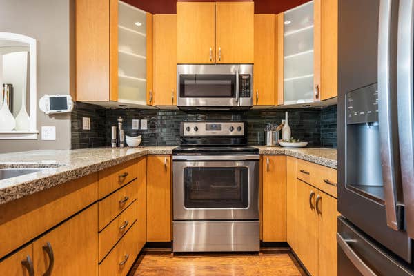 315-33485 SOUTH FRASER WAY, ABBOTSFORD, BC V2S 8P9 Condo For Sale