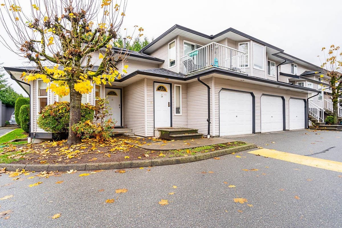 29 34332 MACLURE Rd  