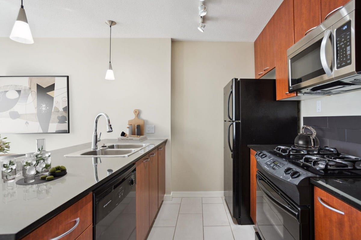 その他 STREET 01 2009 No.209 2009 - 7178 Collier Street, Burnaby — For Sale @ $576,800