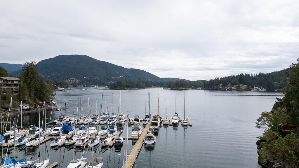 14-4622 SINCLAIR BAY ROAD