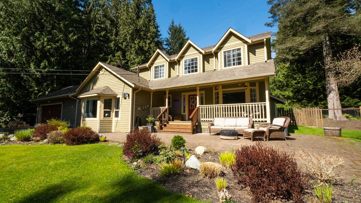 1148 GOWER POINT ROAD