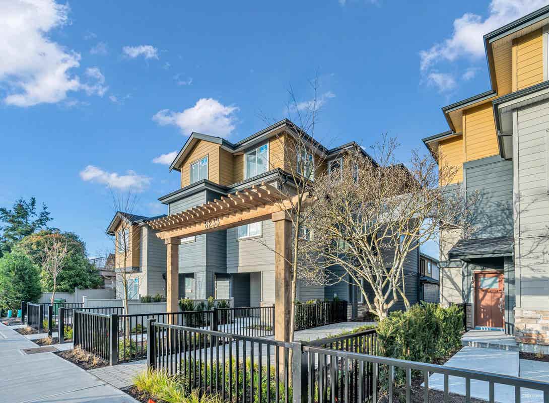 105-8233 WILLIAMS ROAD