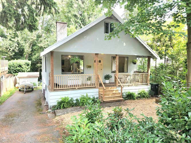 1706 DEEP COVE ROAD, North Vancouver BC V7G 1S5