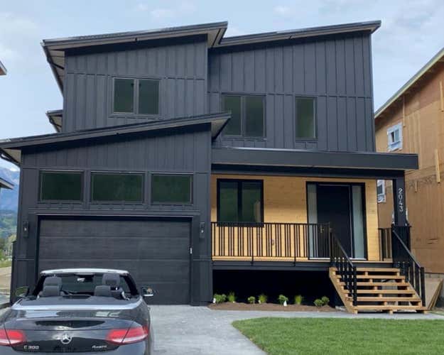 2043 TIYATA BOULEVARD, Pemberton BC V0N 2L0