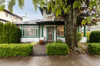 3135 Maple Street