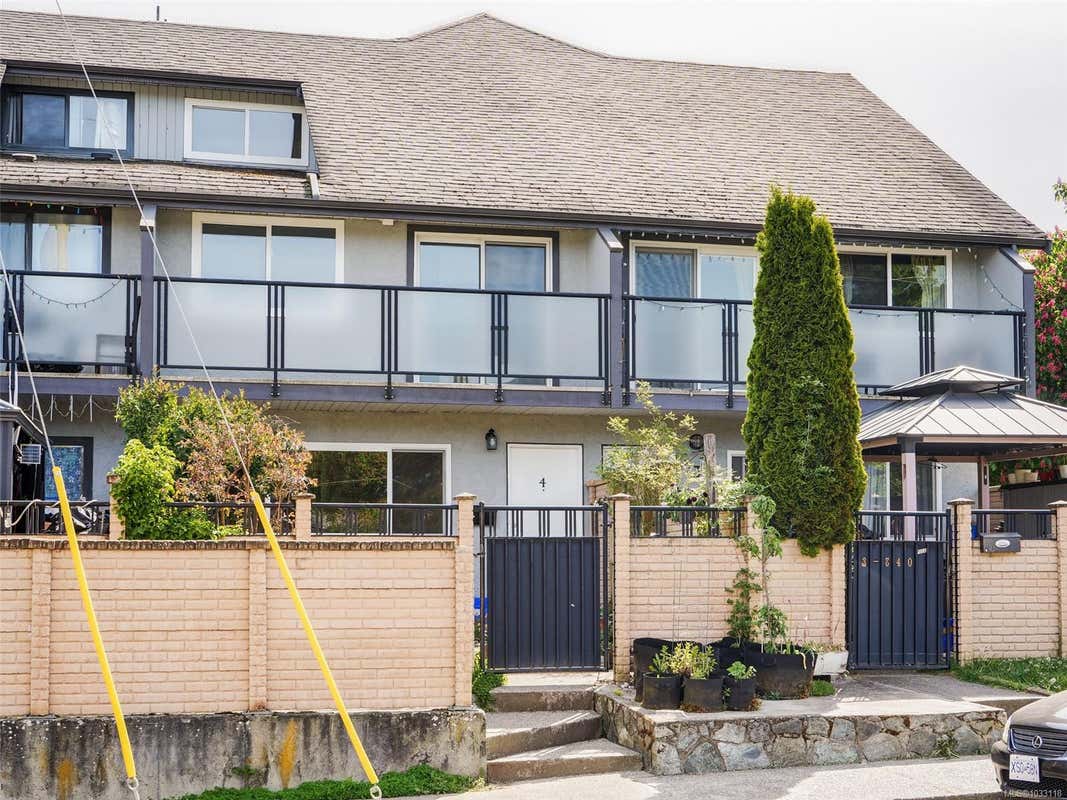 4-740 WILSON ST, VICTORIA, BC V9A 3H2, photo 1