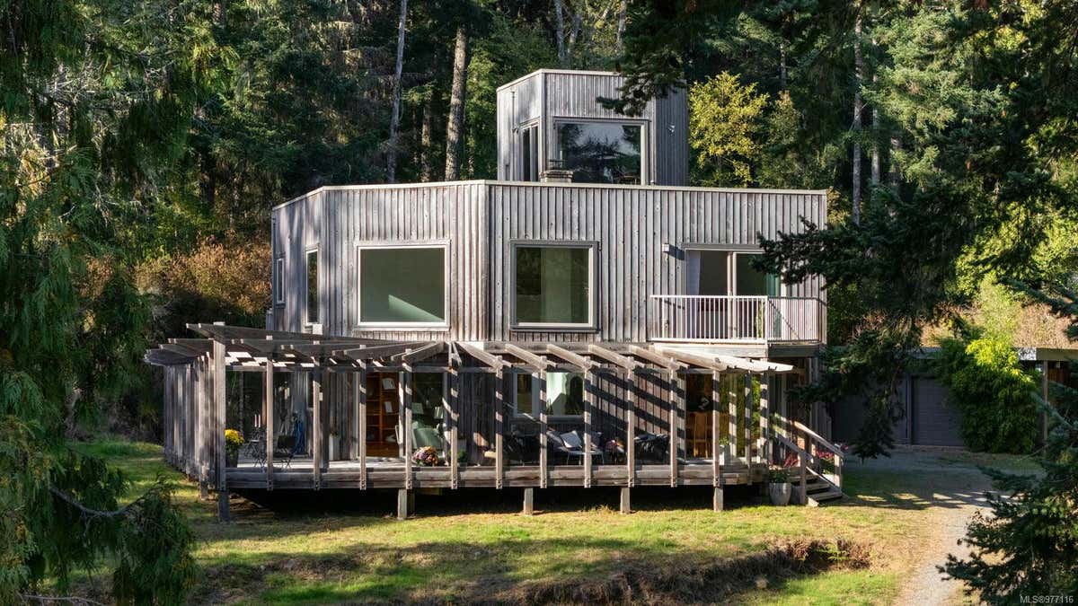 3809 Otter Point Rd, Sooke BC V9Z 0K1, Sooke, BC V9Z 0K1 House For Sale RE/MAX 977116