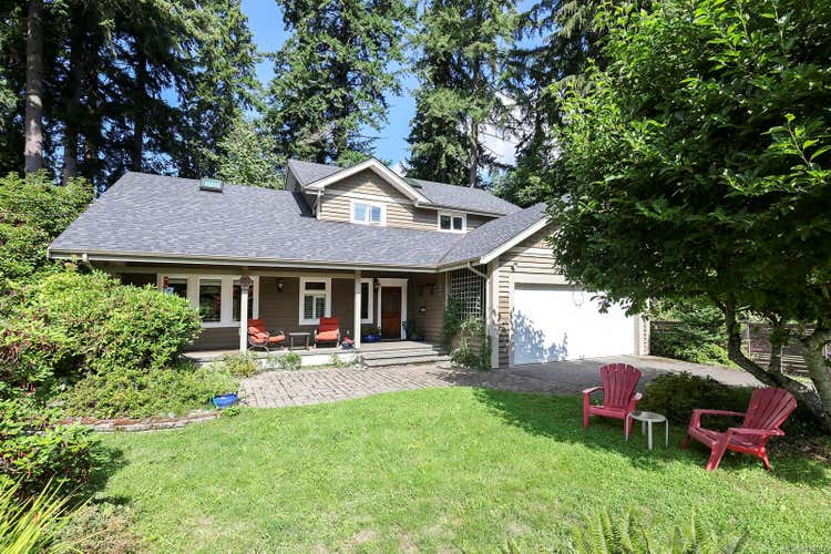 789 3RD St, Courtenay BC V9N 1E9