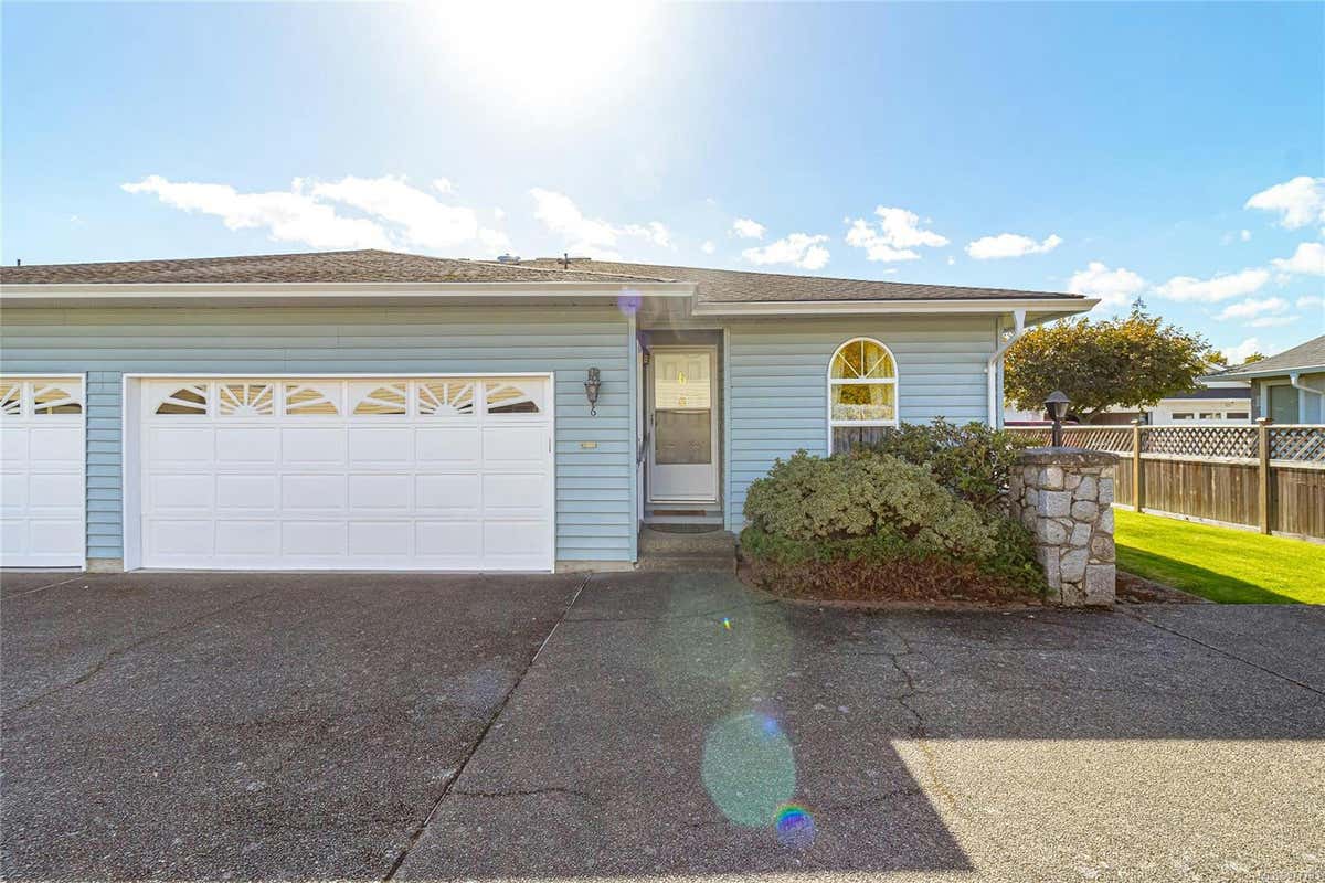 10050 Third St 6, Sidney BC V8L 3B3, Sidney, BC V8L 3B3 Property For