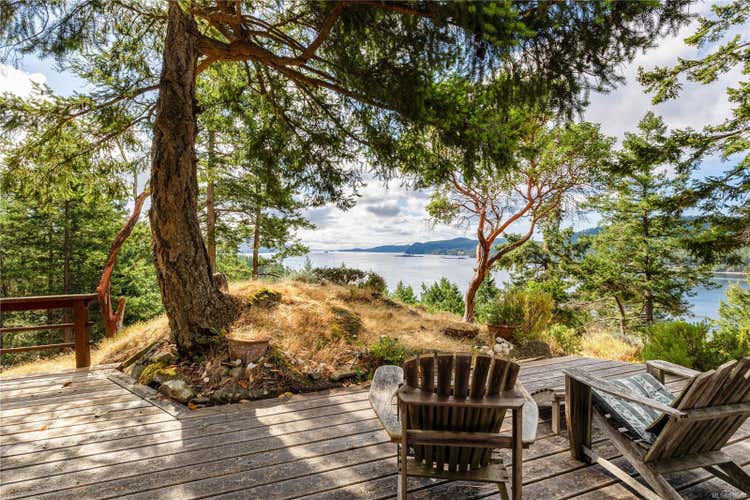 498 Marine Trnabt, Mayne Island BC V0N 2J2
