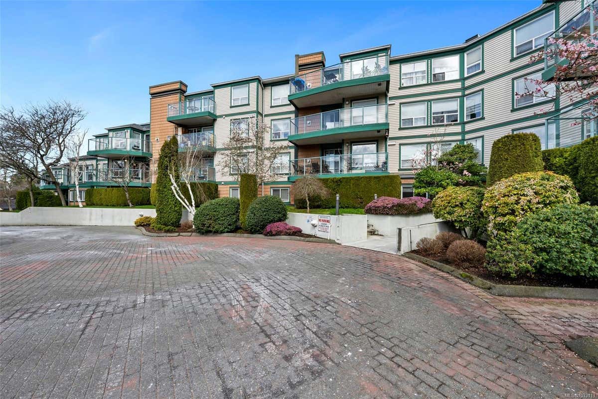 212-899 DARWIN AVE, SAANICH, BC V8X 2X7, photo 1