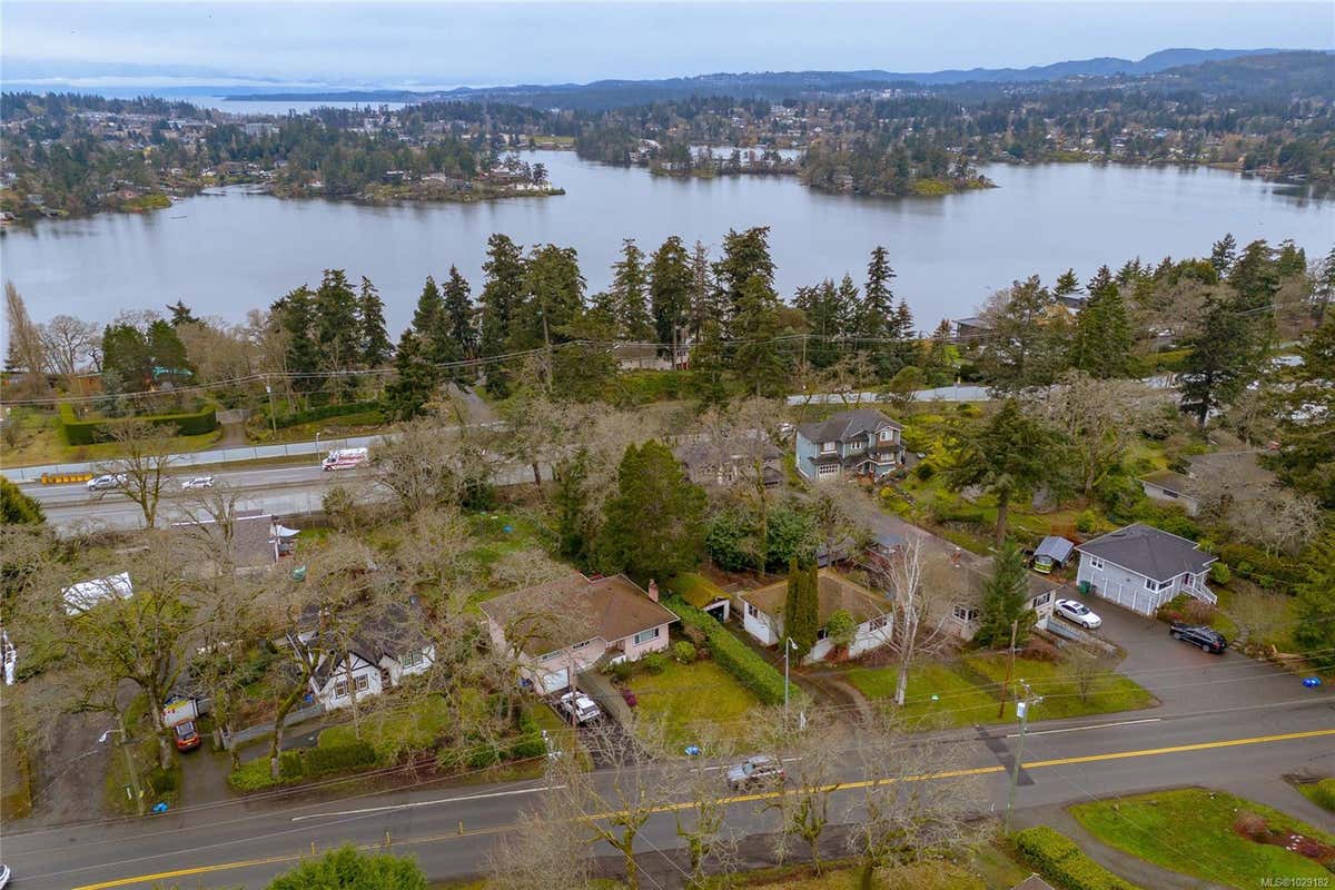 LOT N BURNSIDE RD W