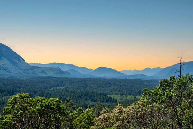 5876 Stoltze Rd, Duncan BC V9L 6H7