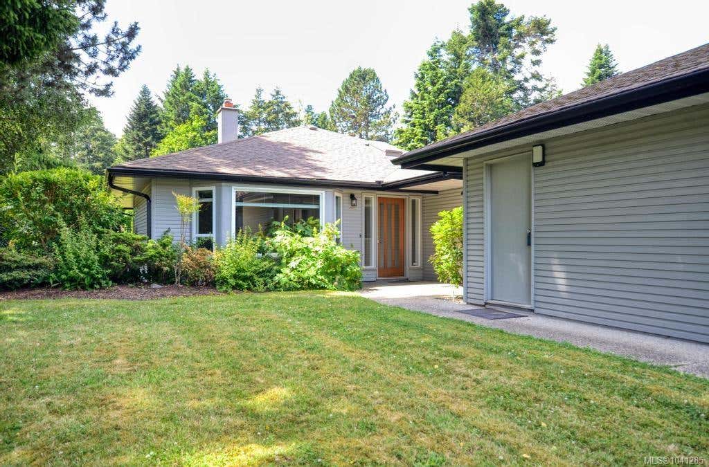 #6-4630 LOCHSIDE DR