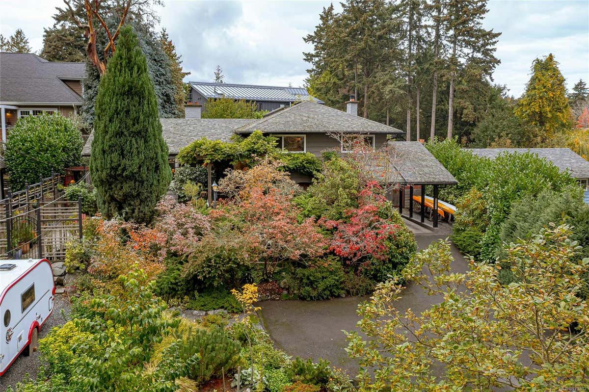 3840 Haro Rd, Saanich BC V8N 4A5, Saanich, BC V8N 4A5 House For Sale