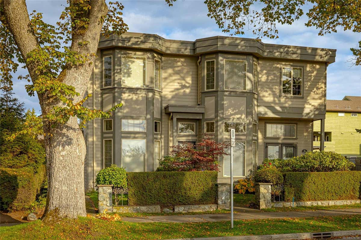 116 Dallas Rd 2, Victoria BC V8V 1A3, Victoria, BC V8V 1A3 Townhouse