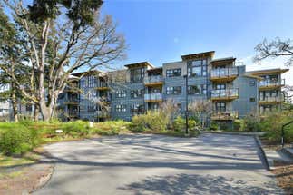 104-3912 Carey Rd