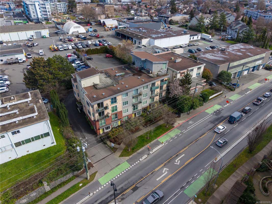 407-356 GORGE RD E, VICTORIA, BC V8T 2W2, photo 1