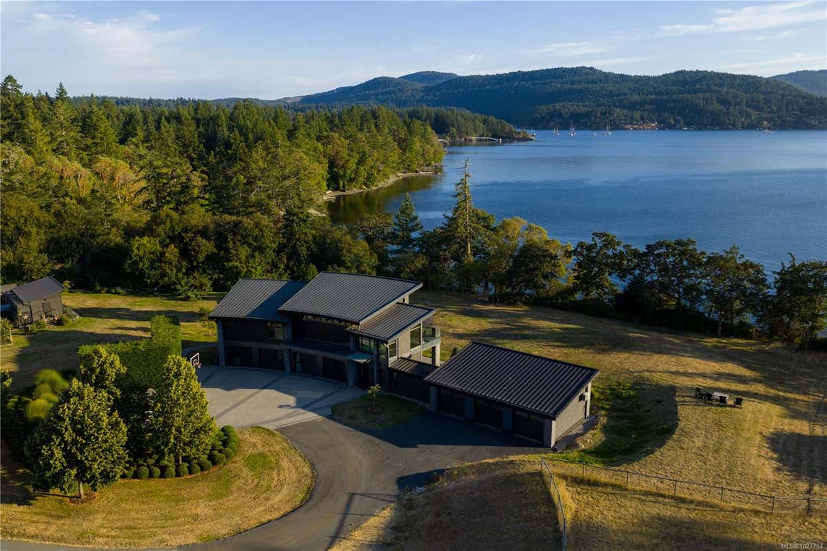 7756 WEST SAANICH RD