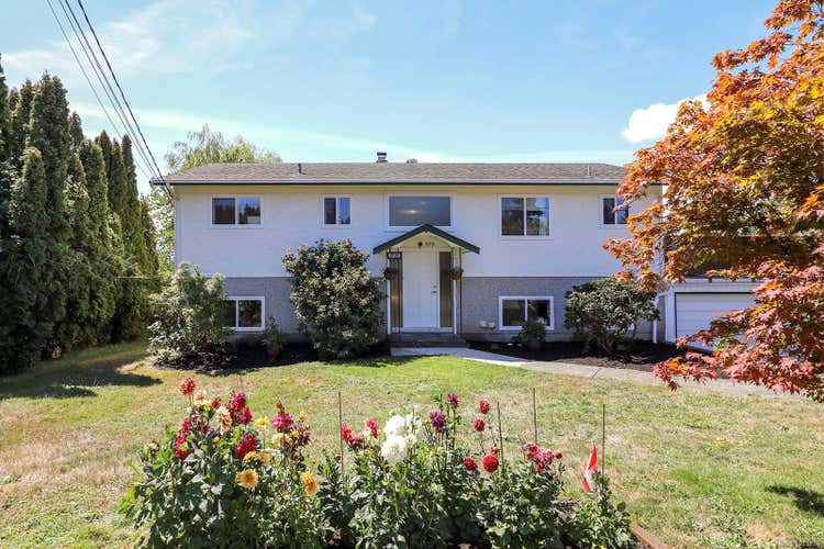 975 Williams Rd, Courtenay BC V9N 6E8