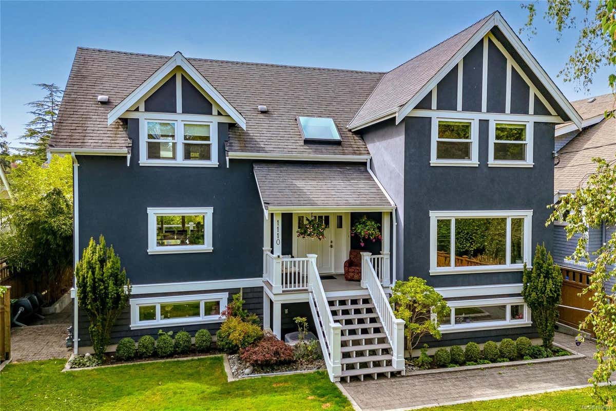 1110 NEWPORT AVE