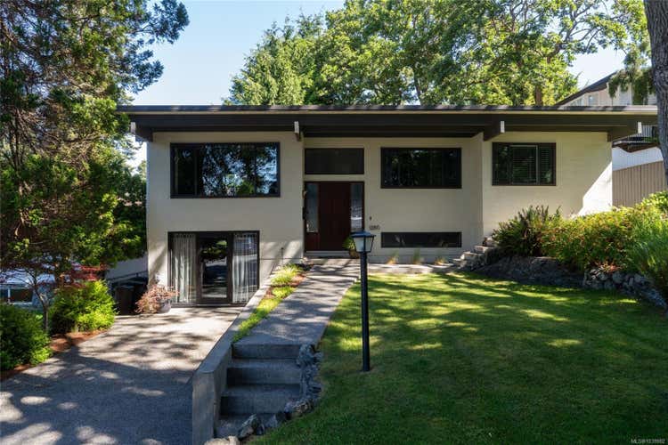 1286 Pike St, Saanich BC V8P 1W3