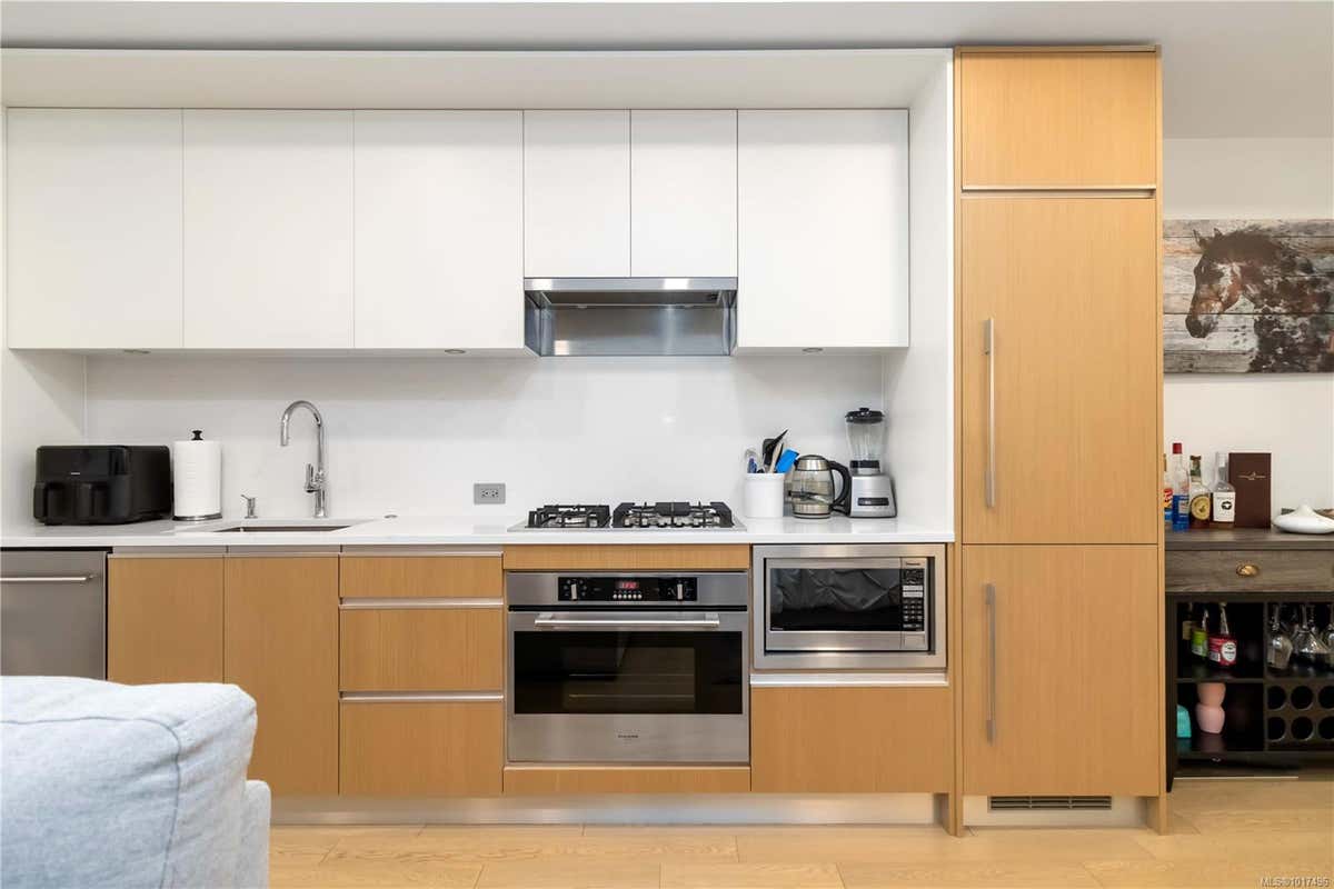 1033 Cook St 409, Victoria BC V8V 0E1, Victoria, BC V8V 0E1