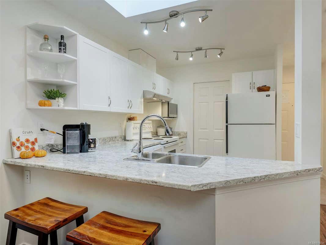 1032 Inverness Rd 306, Saanich BC V8X 2S1, Saanich, BC V8X 2S1 Condo