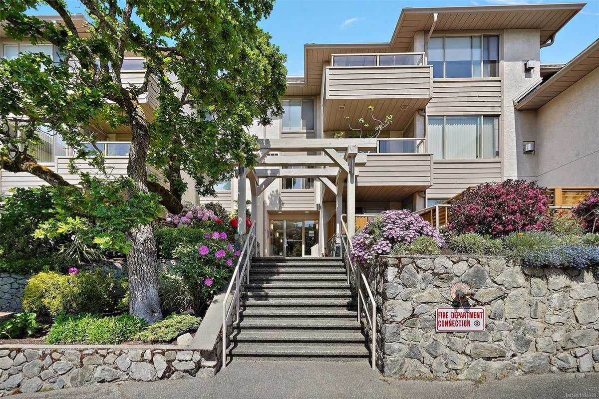 306-3400 QUADRA ST, SAANICH, BC V8X 1G6, photo 1