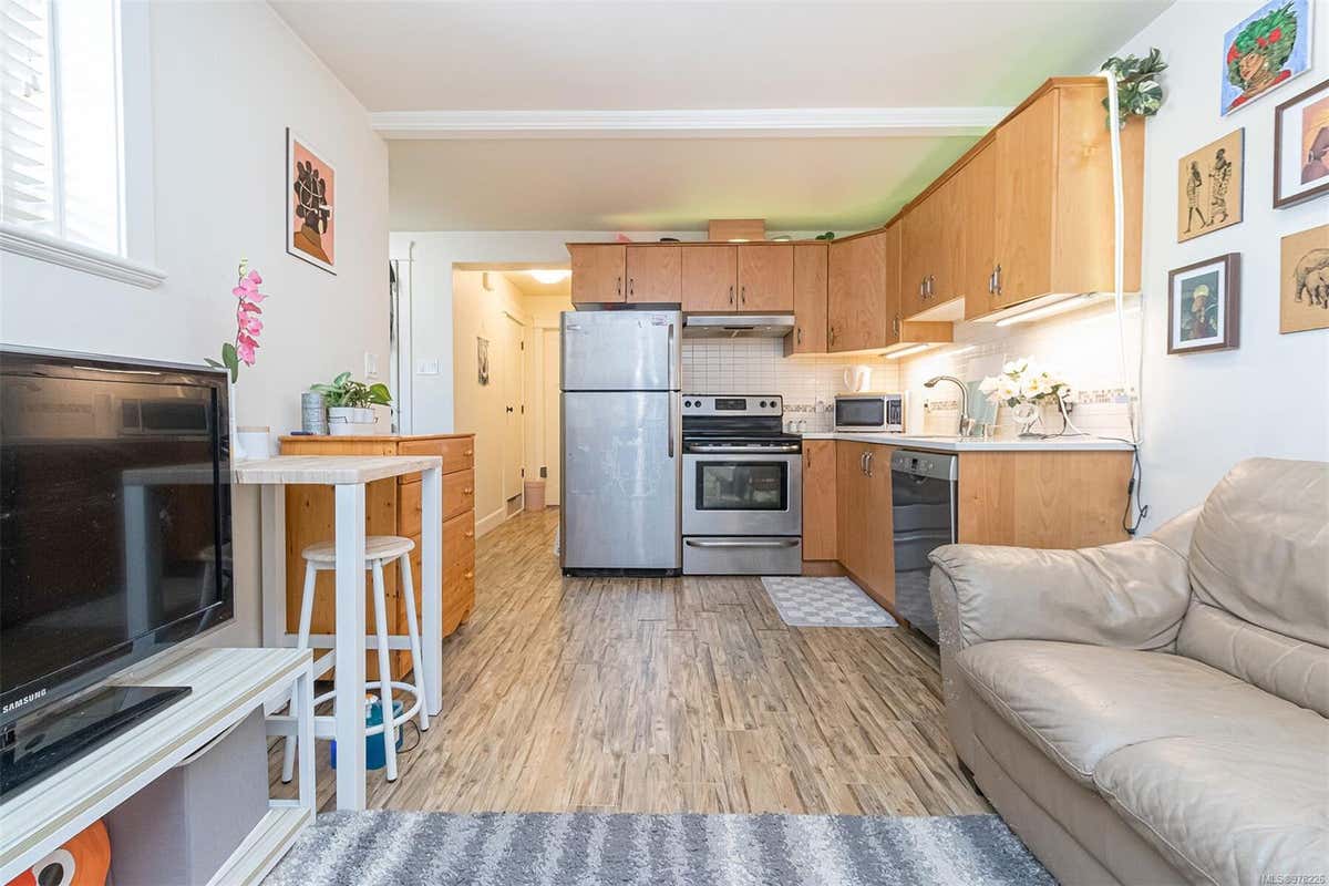 1731 Albert Ave 1, Victoria BC V8R 1Y9, Victoria, BC V8R 1Y9 Condo