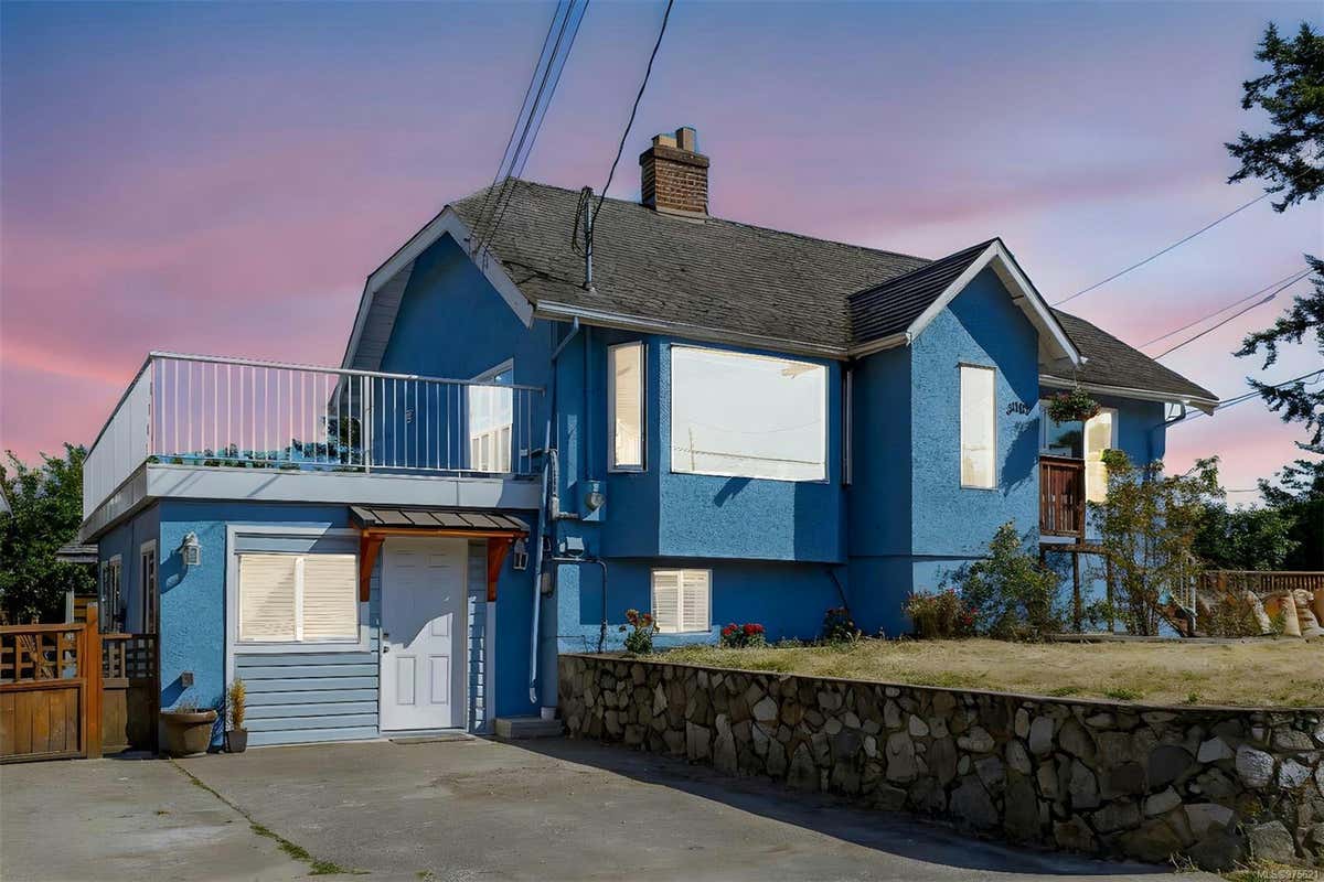 3003 Cedar Hill Rd, Victoria BC V8T 3J2, Victoria, BC V8T 3J2 House For