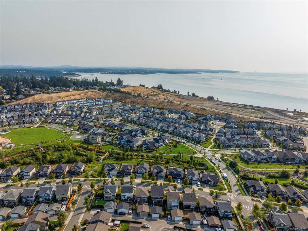 3460 SPARROWHAWK AVE