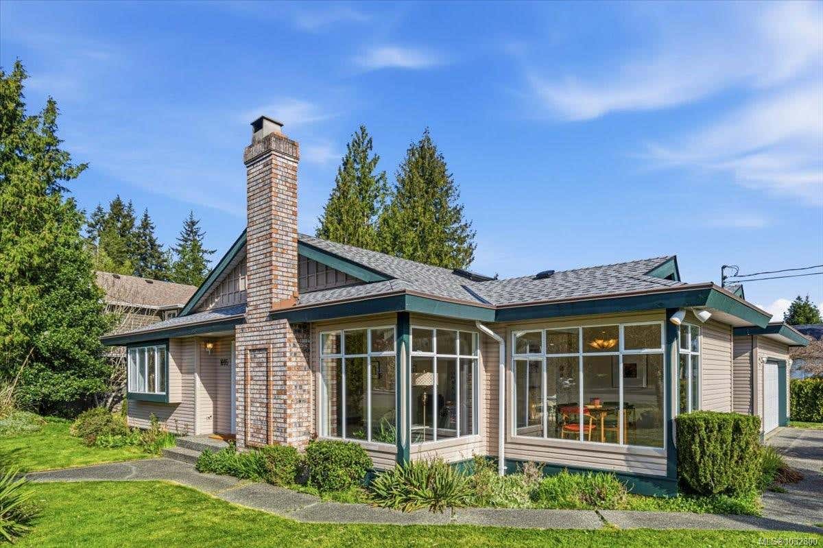 1095 PEPPER PL