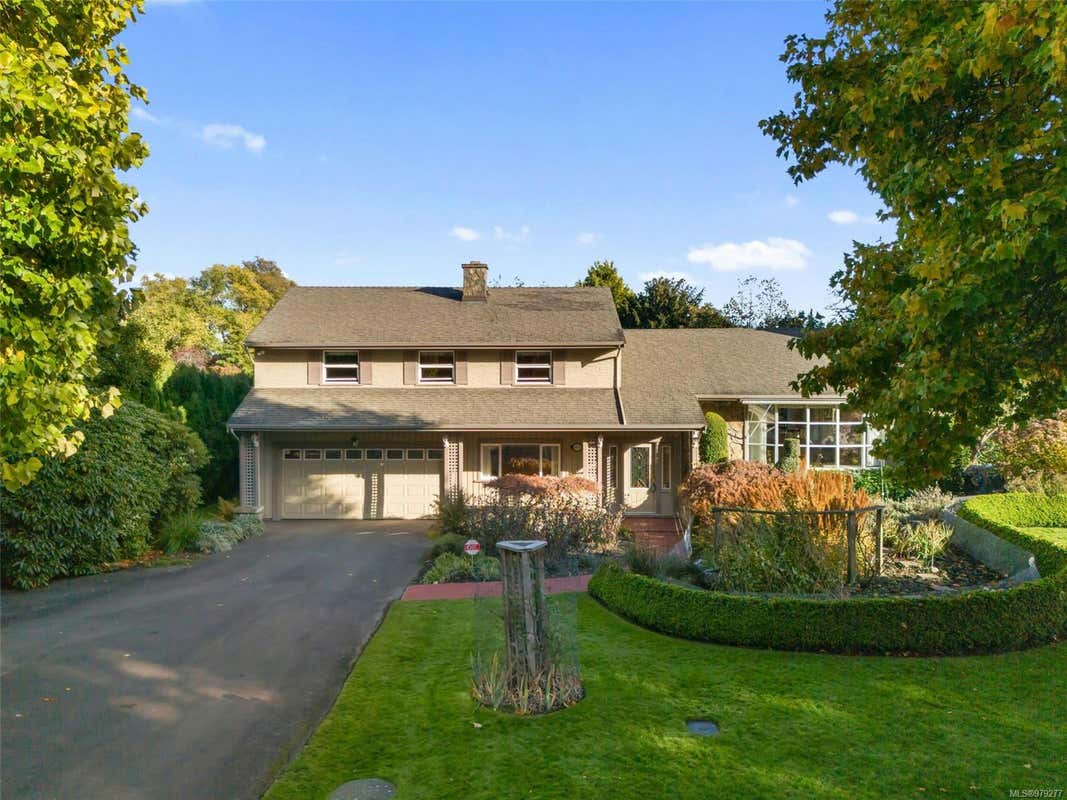 3055 Beach Dr, Oak Bay BC V8R 6L5, Oak Bay, BC V8R 6L5 House For Sale