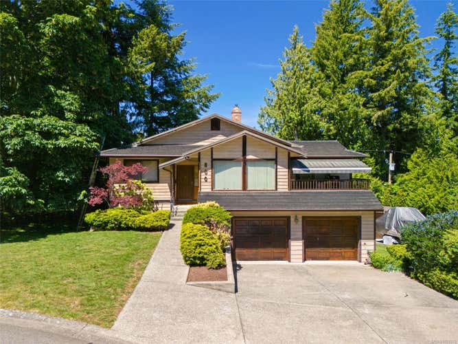 800 Seamist Pl, Saanich BC V8Y 2R4