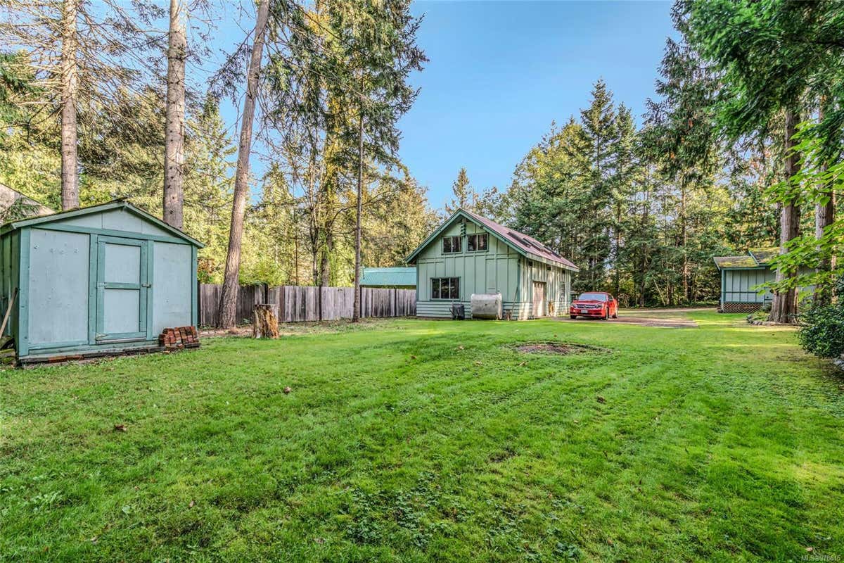 7704 Clark Dr, Lantzville BC V0R 2H0, Lantzville, BC V0R 2H0 House For