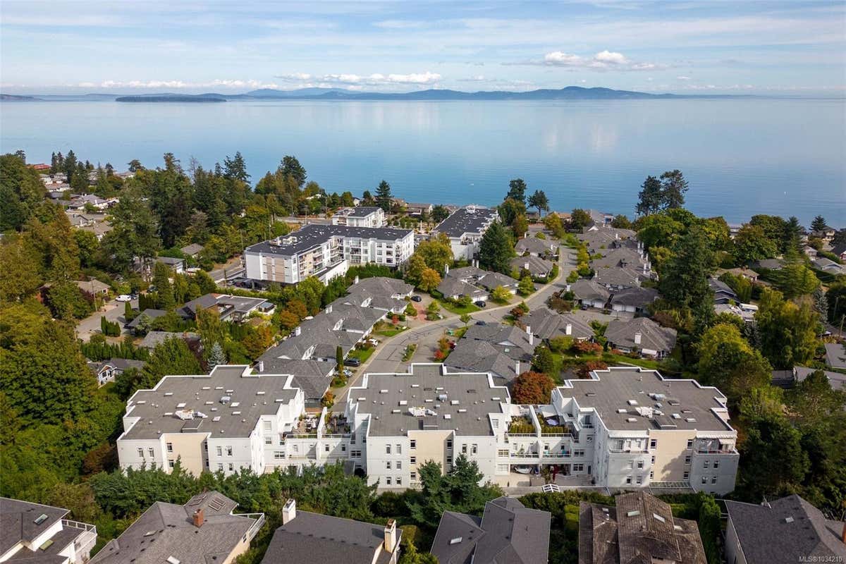 209-5110 CORDOVA BAY RD