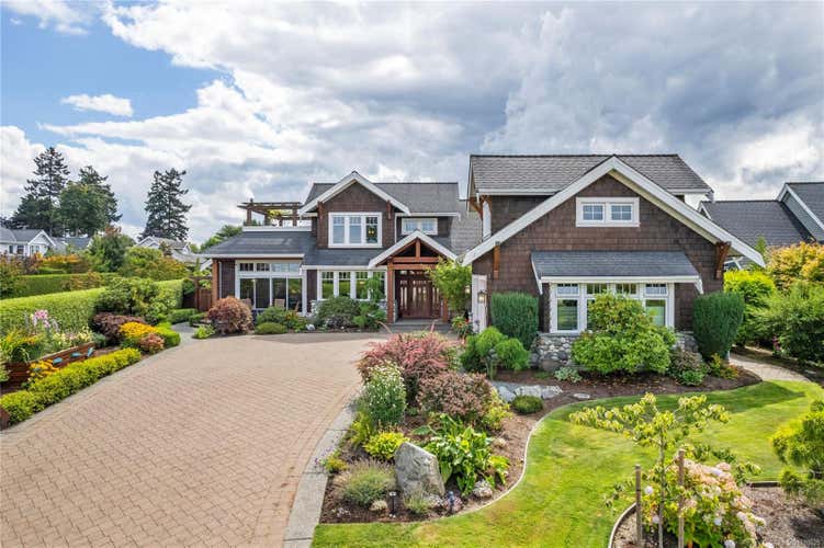 942 Bluffs Dr, Qualicum Beach BC V9K 0A2