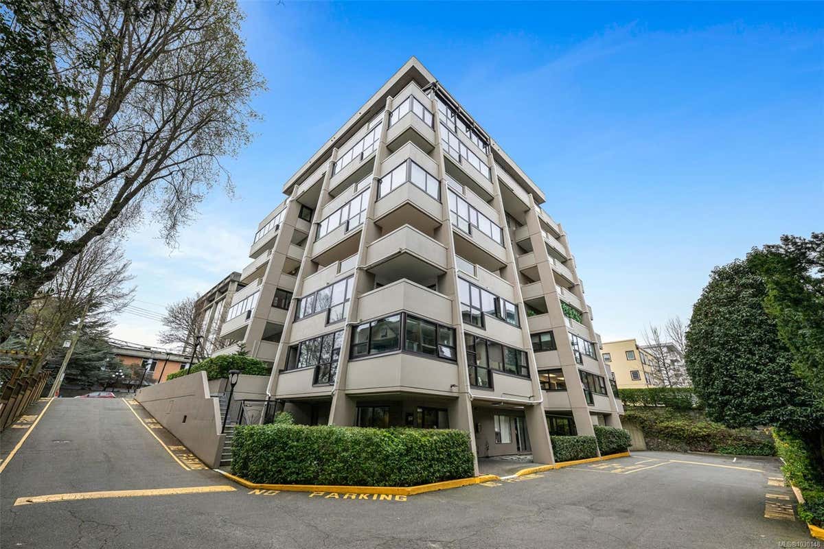 805-819 BURDETT AVE, VICTORIA, BC V8W 1B3, photo 1