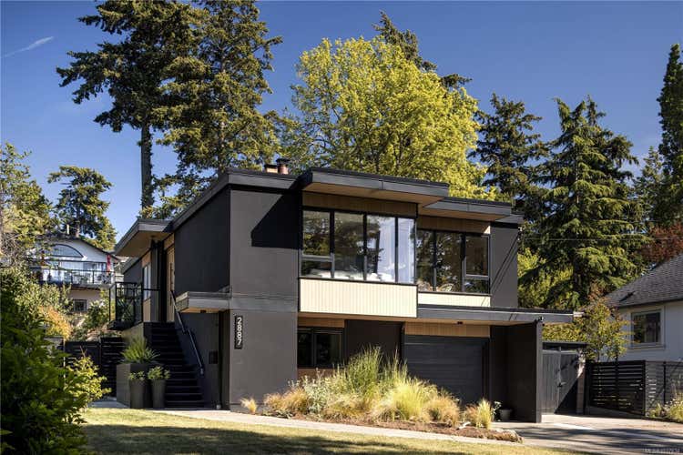 2887 Colquitz Ave, Saanich BC V9A 2L9