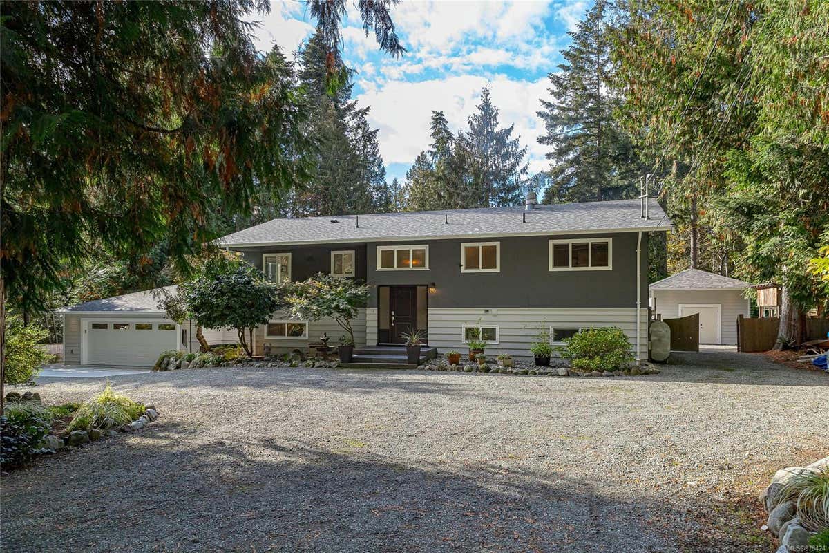 11024 Baxendale Rd, North Saanich BC V8L 5M4, North Saanich, BC V8L 5M4