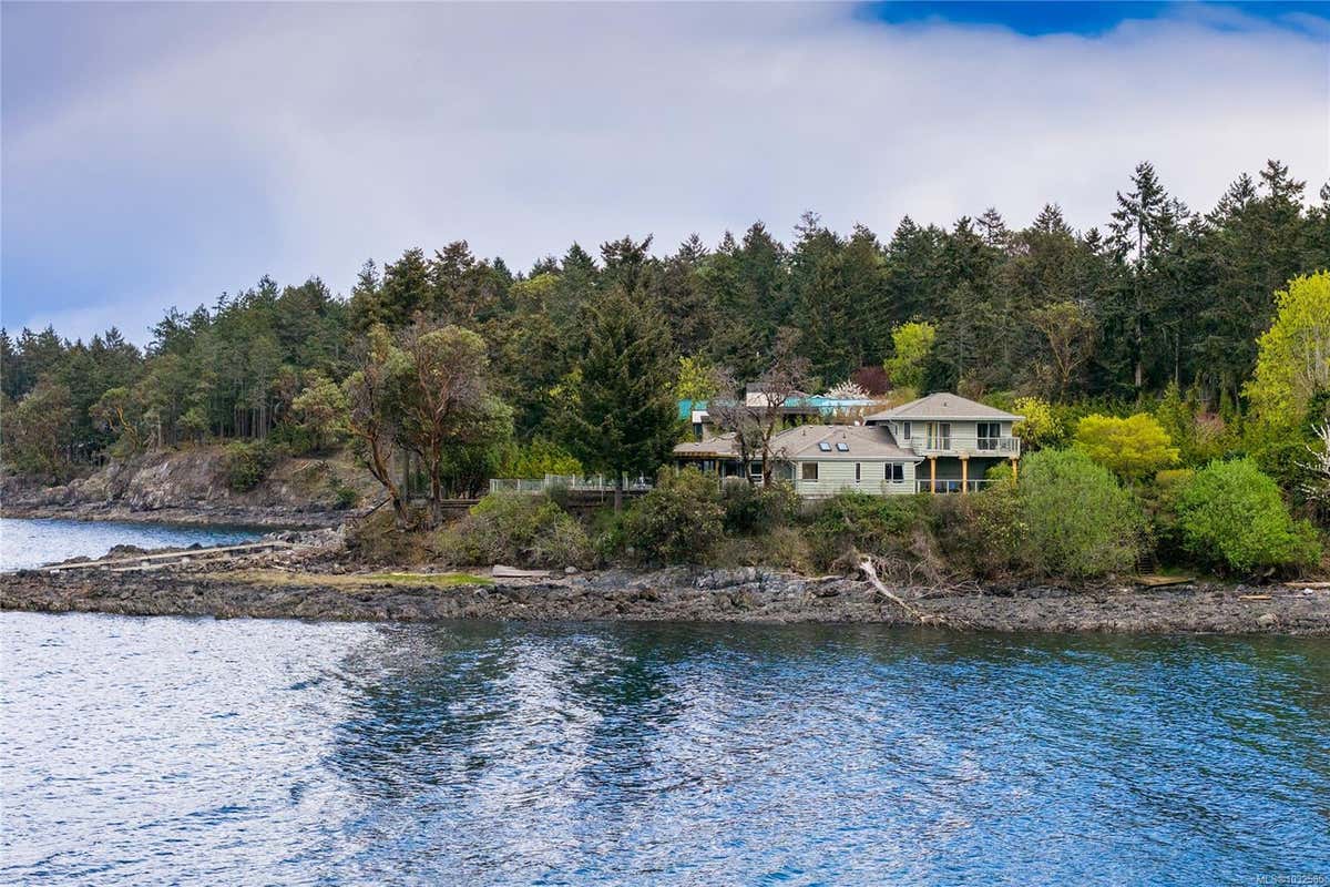 1545 DORCAS POINT RD