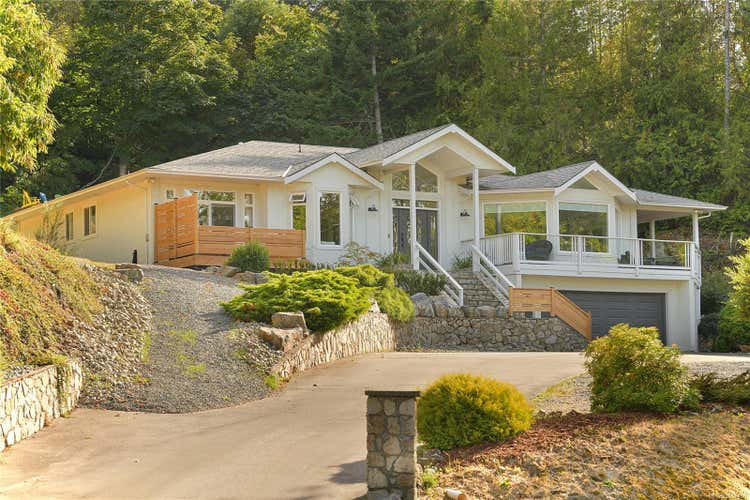 1238 Bluebell Pl, North Saanich BC V8L 5J8