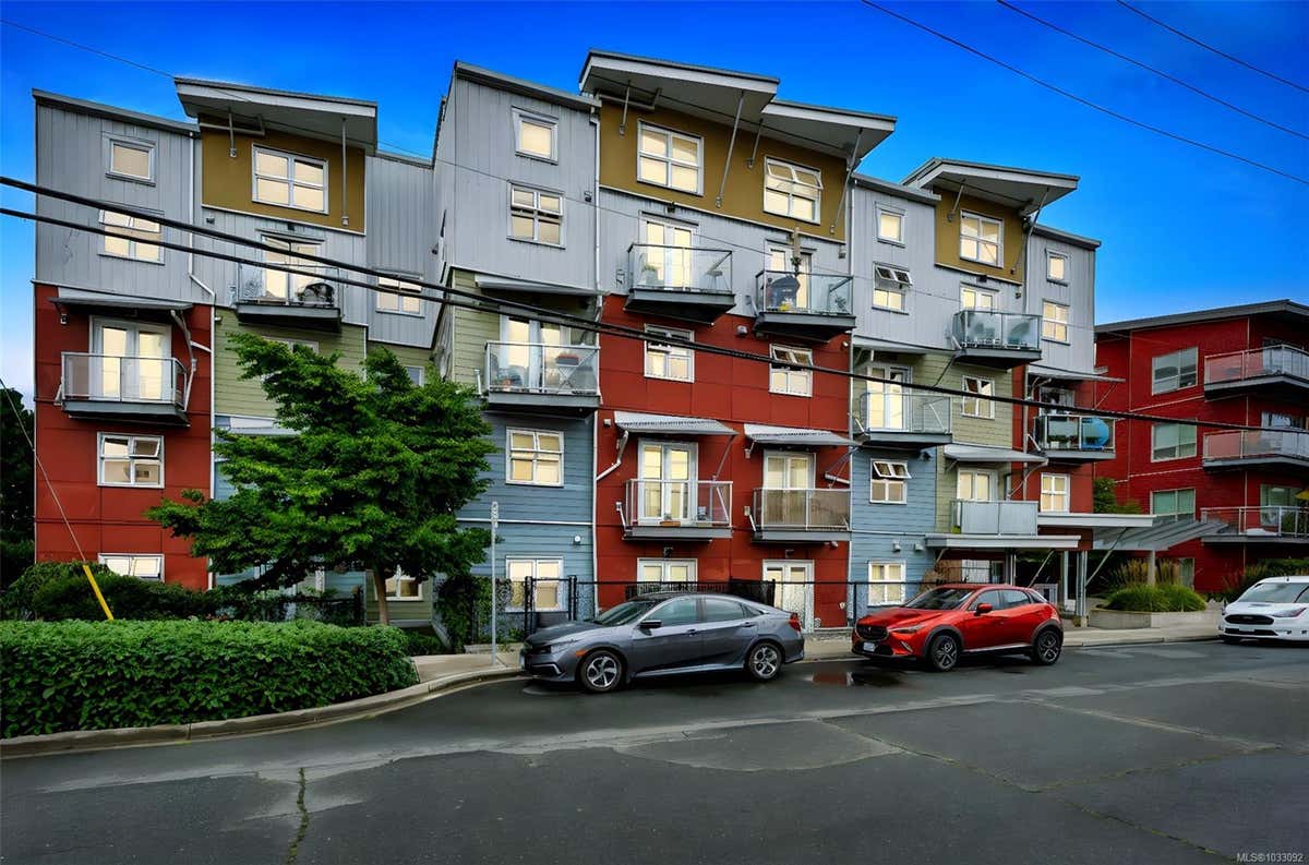 204-787 TYEE RD, VICTORIA, BC V9A 7R5, photo 1