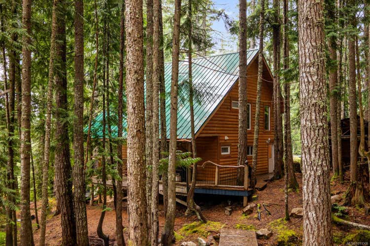 5459 Bradley Rd, Courtenay BC V9J 1L2