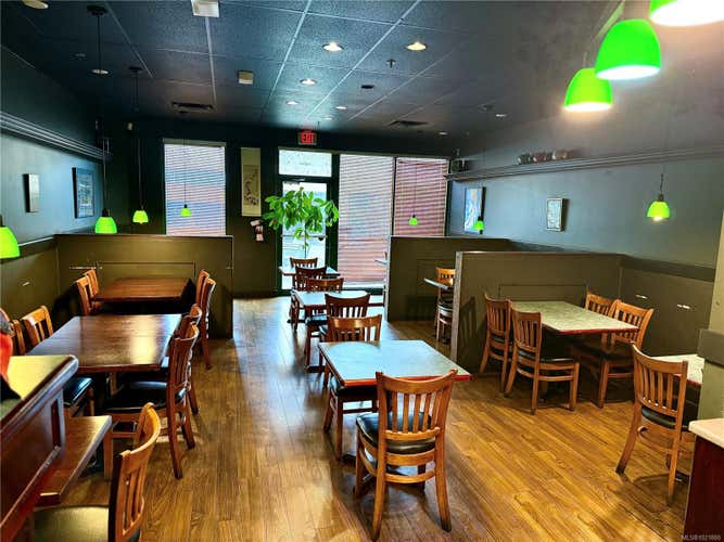 4454 West Saanich St # A, Saanich BC V8Z 3E9