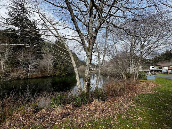 525 Maquinna Dr N, Tahsis BC V0P 1X0