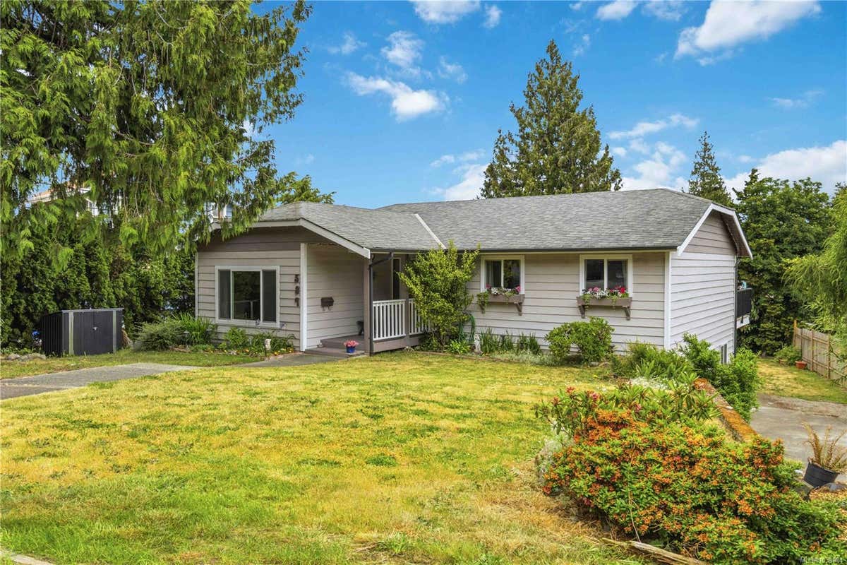 584 STORNOWAY DR